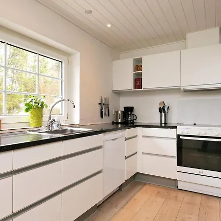 Six-bedroom Holiday In Ulfborg 5 * Husby