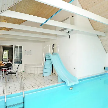Six-bedroom Holiday In Ulfborg 5 Husby