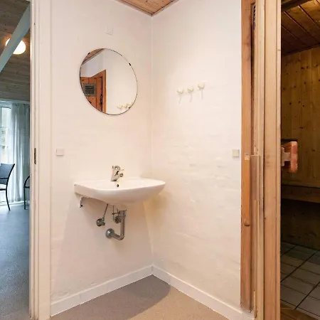 Six-bedroom Holiday In Ulfborg 5 Husby