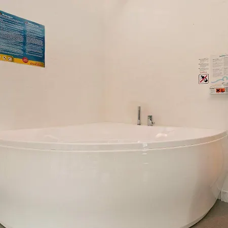 Six-bedroom Holiday In Ulfborg 5 Nyaraló