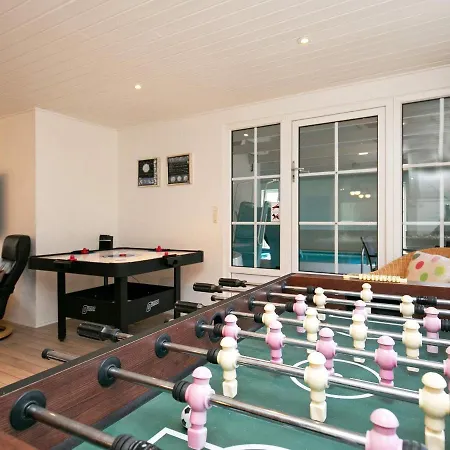 Six-bedroom Holiday In Ulfborg 5 *
